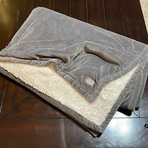 Ugg blanket